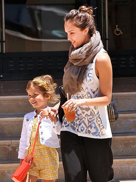 GIRLS' DAY OUT photo | Jessica Alba