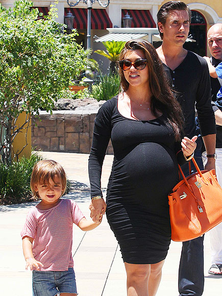 WHOA, MAMA! photo | Kourtney Kardashian