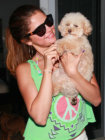 ANIMAL MAGNETISM photo | Selena Gomez