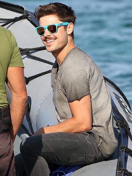 BLUE CRUSH photo | Zac Efron