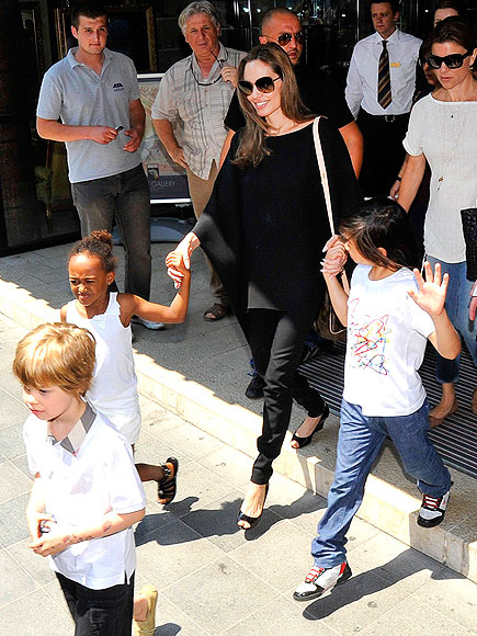BOSNIAN BROOD photo | Angelina Jolie