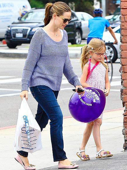 BALLOON GIRL photo | Jennifer Garner