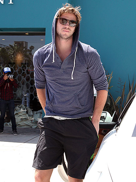 IN THE HOOD(IE) photo | Liam Hemsworth
