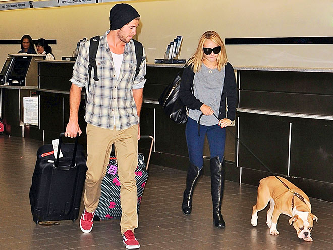 ZIG-ZAG photo | Liam Hemsworth, Miley Cyrus