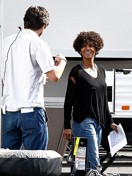 WORKING GIRL photo | Halle Berry
