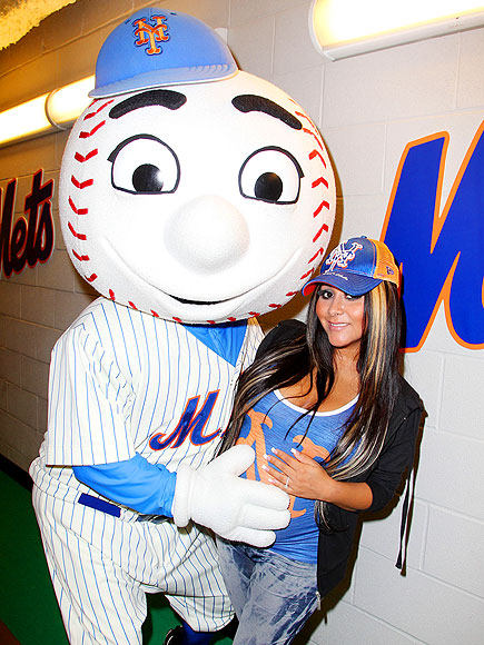 ON THE BALL photo | Nicole Polizzi