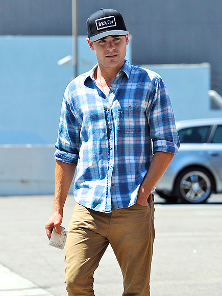 LUNCH PATTERN photo | Zac Efron