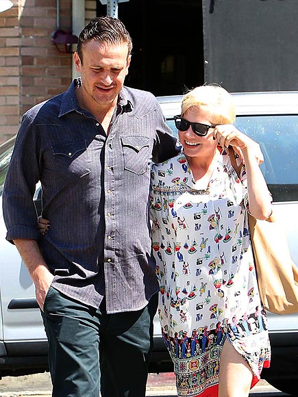 STEP BY STEP photo | Jason Segel, Michelle Williams