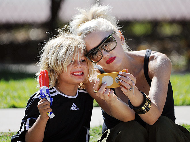 CALL ME MAYBE photo | Gwen Stefani