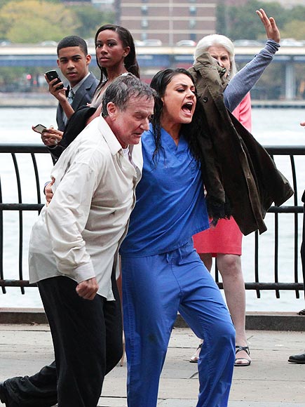 HELPING HAND photo | Mila Kunis, Robin Williams