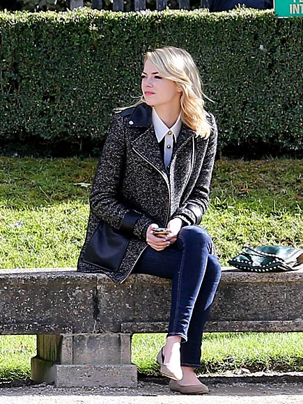 BENCH MARK photo | Emma Stone