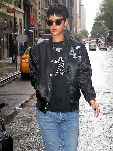 GET HER NUMBER photo | Rihanna