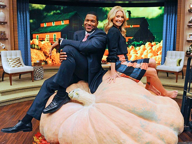 PUMPKIN PILE photo | Kelly Ripa