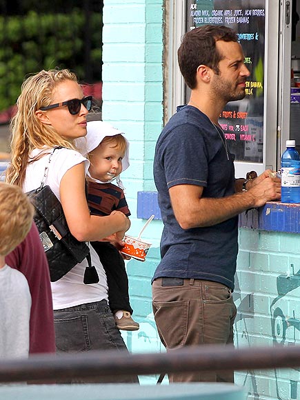 TRIPLE SCOOP photo | Natalie Portman