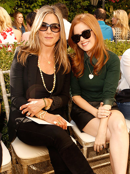 SITTING PRETTY photo | Isla Fisher, Jennifer Aniston