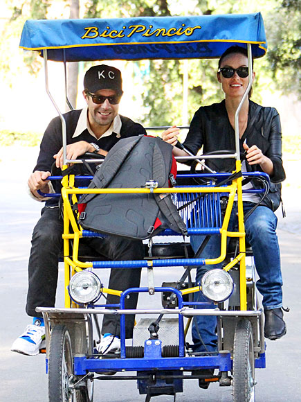 PEDAL PUSHERS photo | Jason Sudeikis, Olivia Wilde