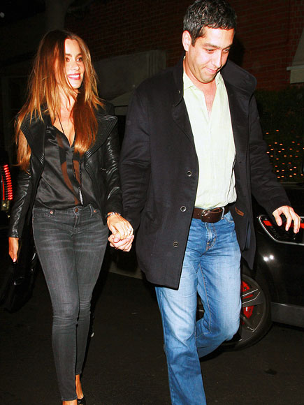 HAND IN HAND photo | Sofia Vergara