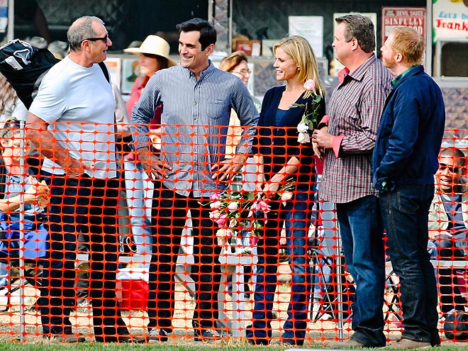 FAMILY REUNION photo | Ed O'Neill, Eric Stonestreet, Jesse Tyler Ferguson, Julie Bowen, Ty Burrell