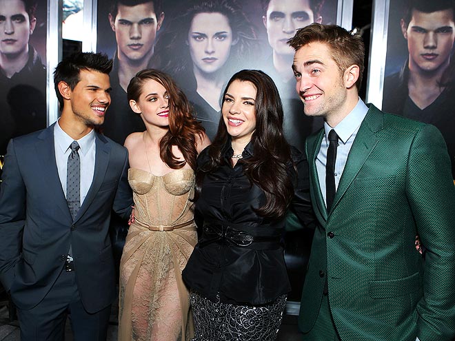 GRAND FINALE photo | Kristen Stewart, Robert Pattinson, Stephenie Meyer, Taylor Lautner