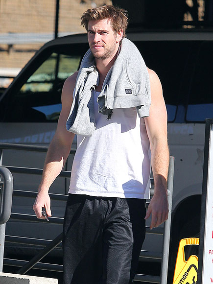 SWEAT SHIRT photo | Liam Hemsworth
