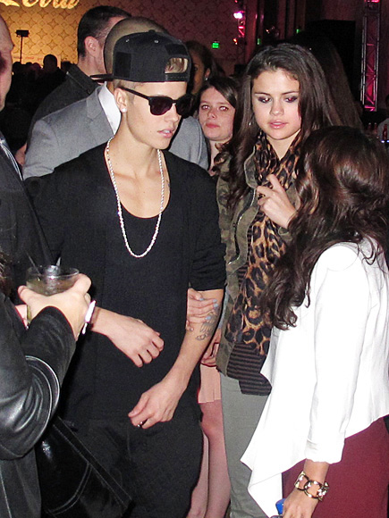 ON WITH THE SHOW photo | Justin Bieber, Selena Gomez
