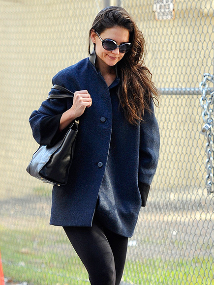 KEEPIN' ON photo | Katie Holmes