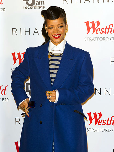 STILL FLY photo | Rihanna