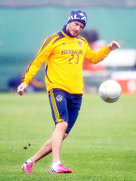 FANCY FOOTWORK photo | David Beckham