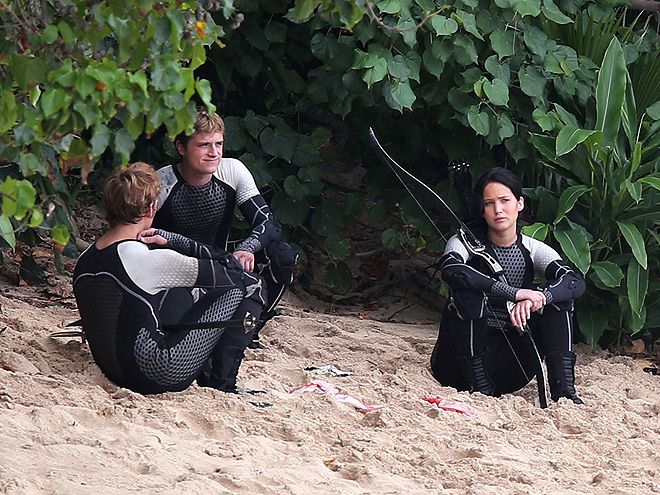 BOW DOWN photo | Jennifer Lawrence, Josh Hutcherson