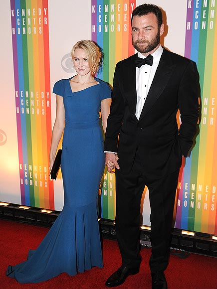 GUESTS OF 'HONOR' photo | Liev Schreiber, Naomi Watts