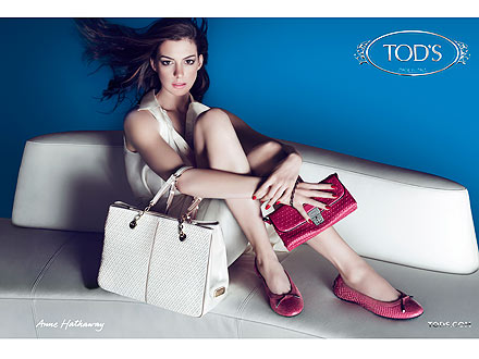 Anne Hathaway Fashion on Anne Hathaway For Tod   S     Style News   Stylewatch   People Com