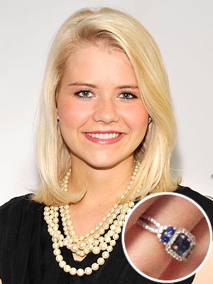 See Elizabeth Smart 39s Sapphire Engagement Ring