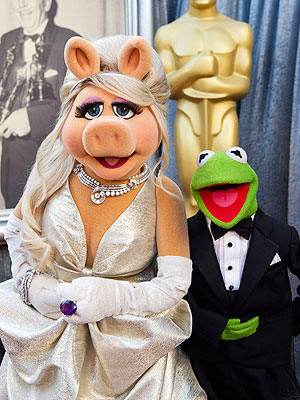 Miss Piggy Oscars 2012 Richard Harbaugh AMPAS