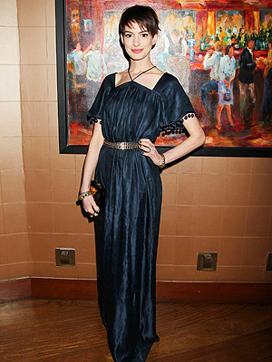 Anne Hathaway Fashion on Anne Hathaway Style Critique By Tabatha Coffey     Style News