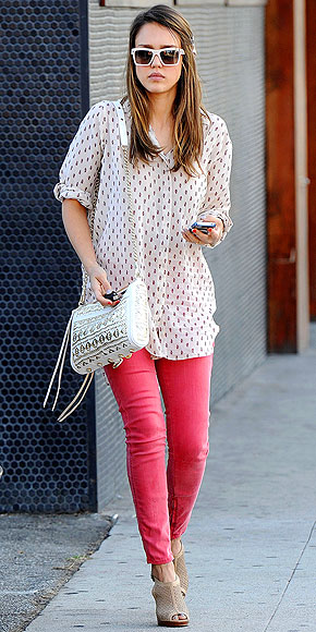 DOTTED LINE photo | Jessica Alba