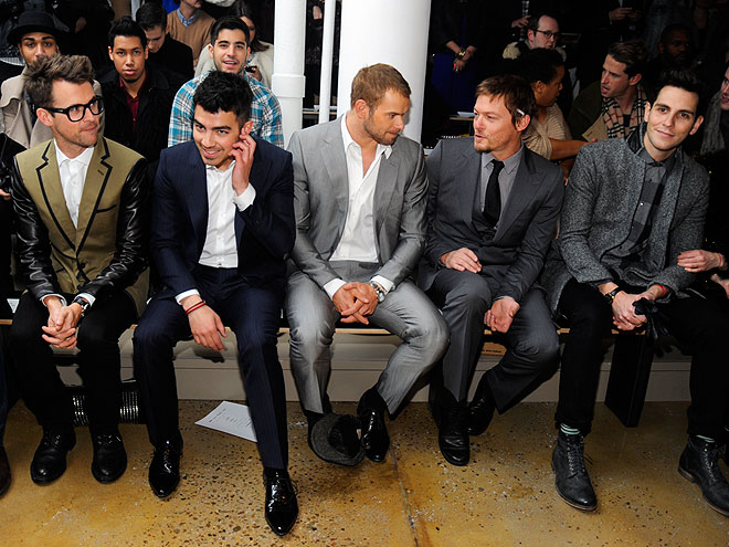 SIMON SPURR FRONT ROW photo | Joe Jonas, Kellan Lutz