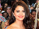 Selena's Short, Shimmery Stunner! | Selena Gomez