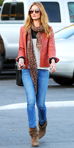 ROSIE HUNTINGTON-WHITELEY'S JEANS photo | Rosie Huntington-Whiteley