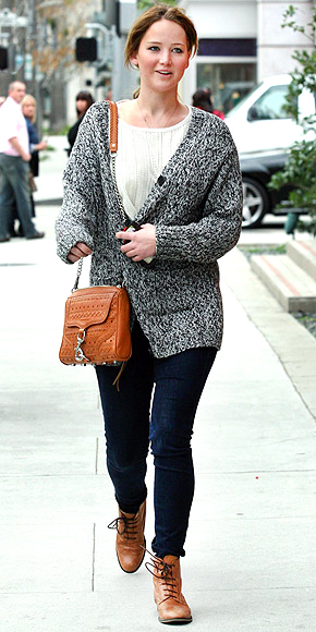 JENNIFER LAWRENCE'S SWEATER photo | Jennifer Lawrence