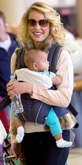 KATHERINE HEIGL'S SWEATER photo | Katherine Heigl