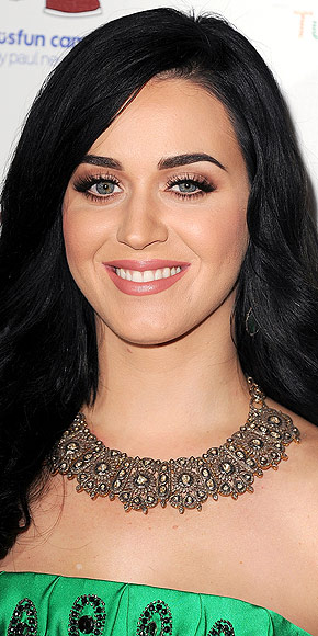 KATY PERRY'S NECKLACE photo | Katy Perry