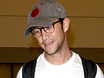 Joseph Gordon-Levitt Strips Down at LAX