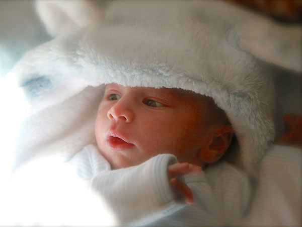 Amanda Righetti Welcomes Son Knox Addison