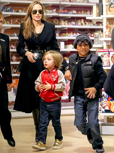 NEW YORK photo | Angelina Jolie, Knox Jolie-Pitt, Pax Thien Jolie-Pitt