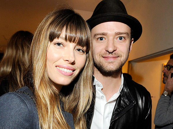 Jessica Biel Tells Internet to 'Calm Down' After Justin Timberlake Wins American Music Awards