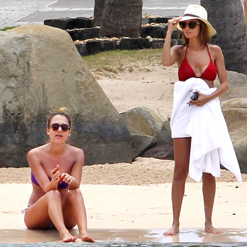 JESSICA & NICOLE