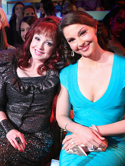 ASHLEY & NAOMI JUDD photo | Ashley Judd, Naomi Judd