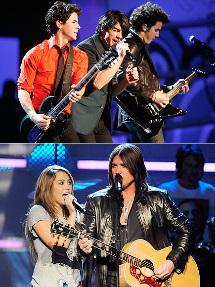 BILLY RAY & MILEY CYRUS & THE JONAS BROTHERS photo | Billy Ray Cyrus, Jonas Brothers, Miley Cyrus