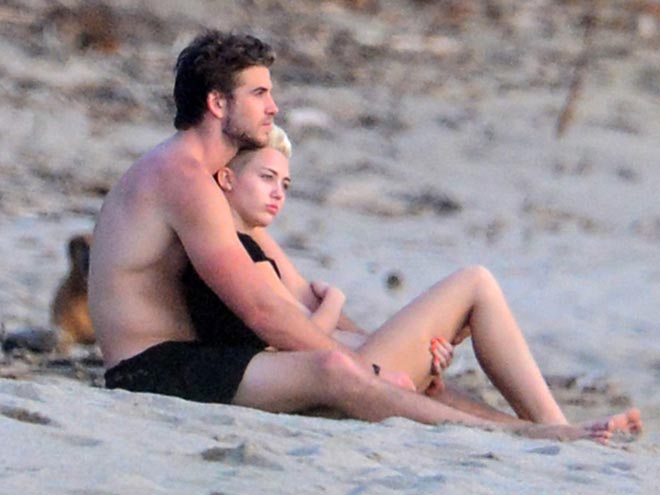 COSTA RICA photo | Liam Hemsworth, Miley Cyrus
