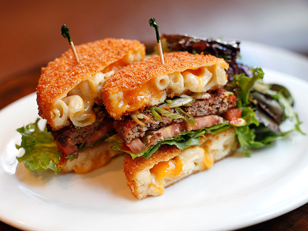 what sauce is best for a mac n cheese burger
